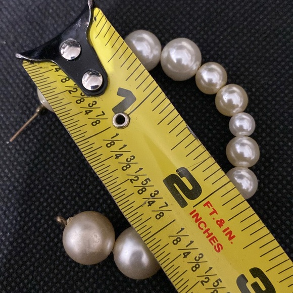 #5 - Vintage faux pearl 3 strand Choker with matching Hoop pierced Earrings - Picture 7 of 8